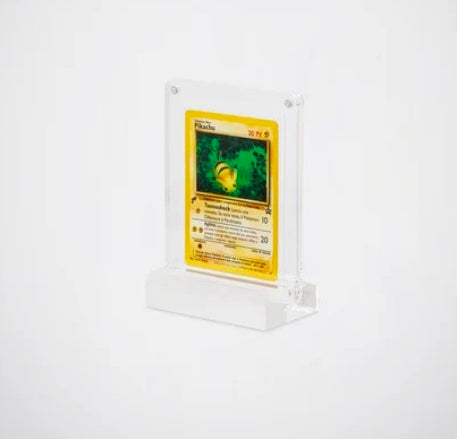 Single Card Acrylic Display Case incl. Stand *pre-order*